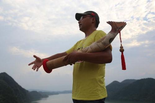 成人感动的朗诵视频,成人感动的朗诵瞬间