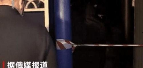国外男子扮成人偶视频,揭秘国外男子化身人偶的奇幻之旅